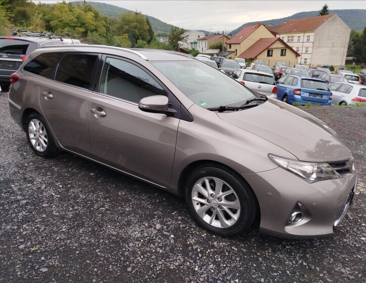 Toyota Auris 8