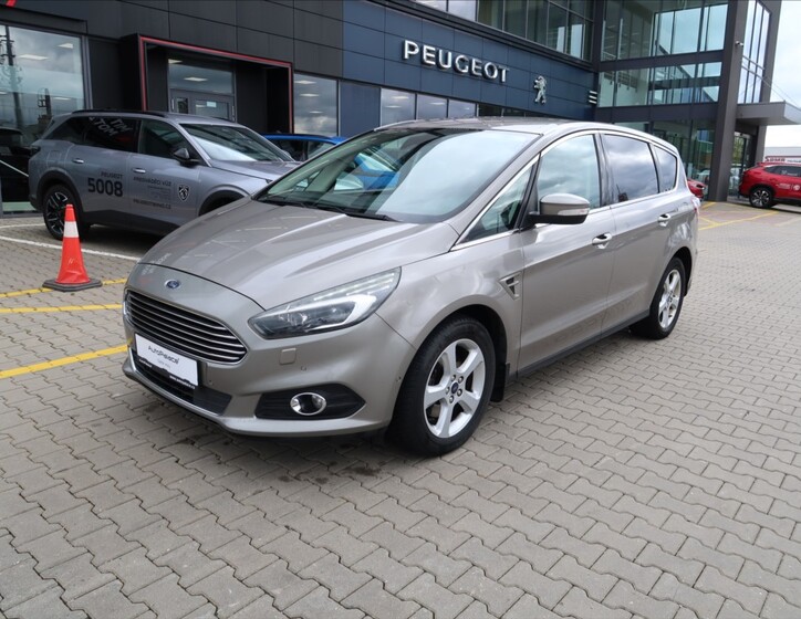 Ford S-MAX 1