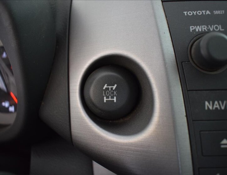 Toyota RAV4 SUV / Terénní 2,2 l 130 kw