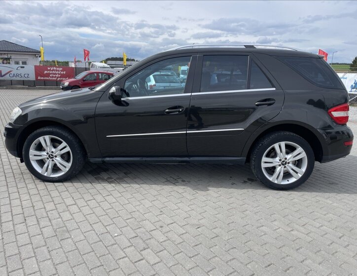 Mercedes-Benz Třídy M SUV / Terénní 3,0 l 165 kw