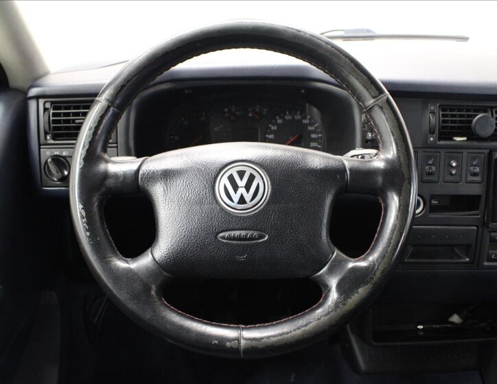 Volkswagen Caravelle Kombi 2,5 l 111 kw