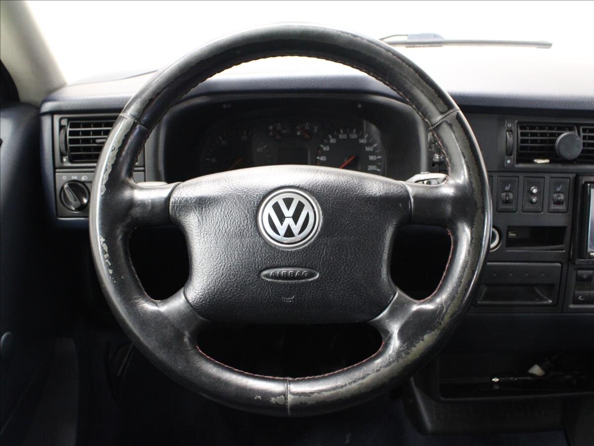 Volkswagen Caravelle Kombi 2,5 l 111 kw