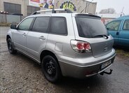 Mitsubishi Outlander Kombi 2,0 l 100 kw