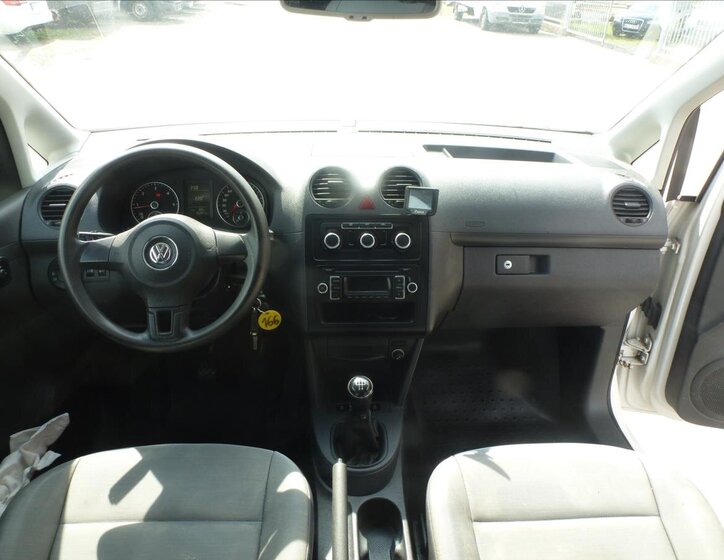 Volkswagen Caddy Skříň 1,6 l 75 kw