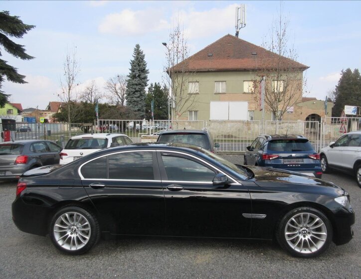 BMW Řada 7 Sedan / Limuzína 3,0 l 190 kw