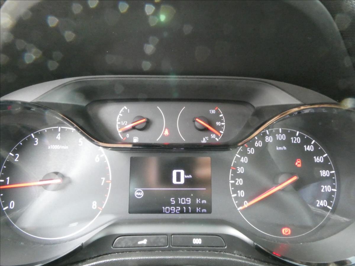 Opel Crossland X MPV 1,2 l 96 kw