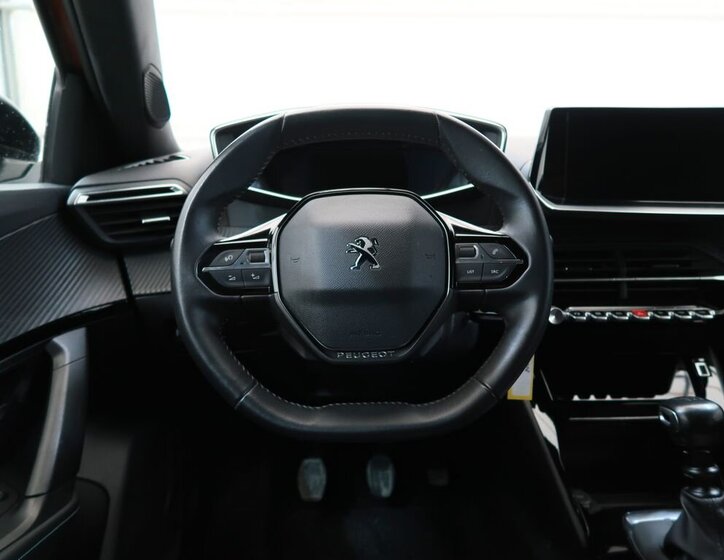 Peugeot 2008 SUV 1,2 l 74 kw