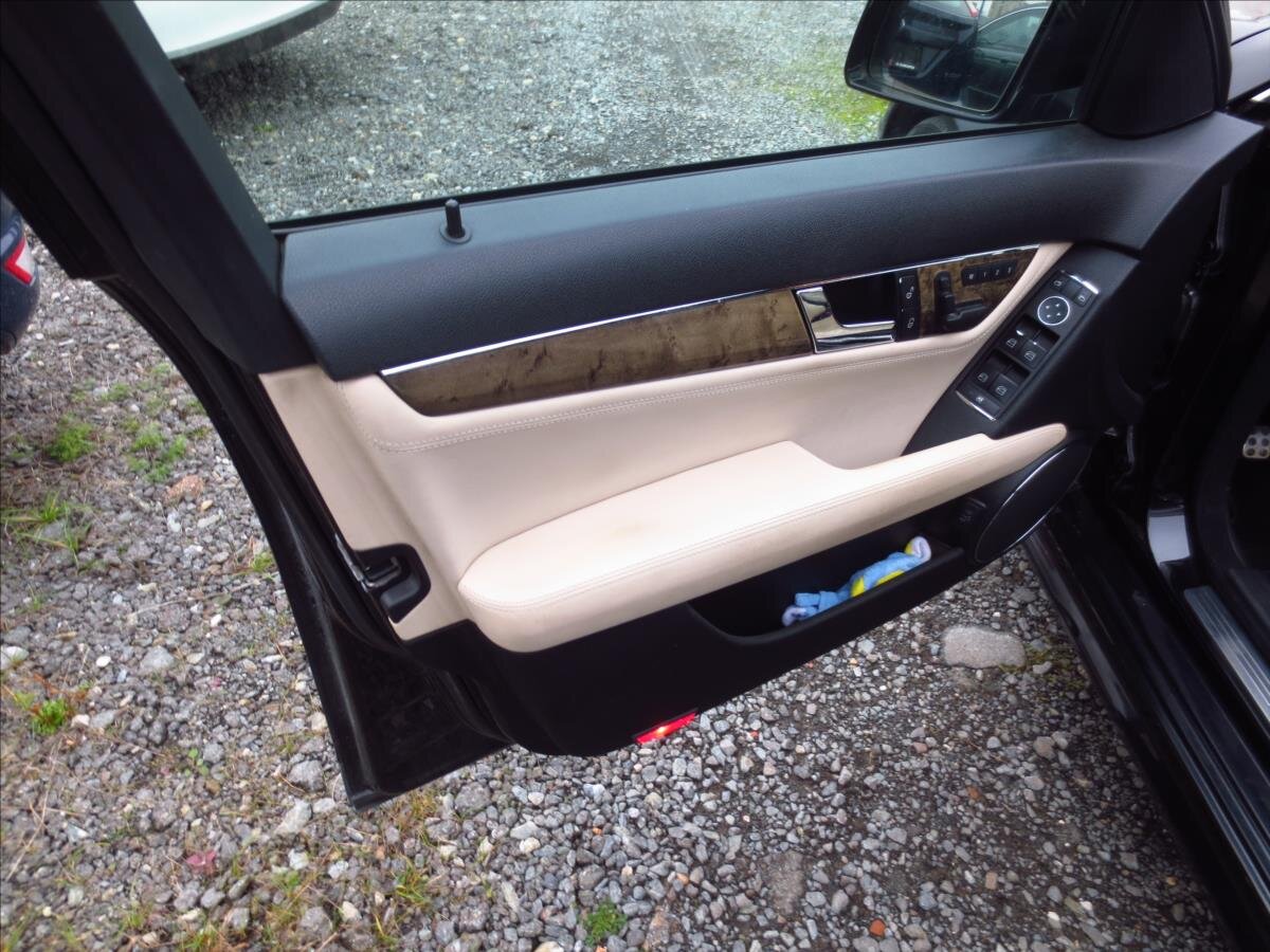 Mercedes-Benz Třídy C Kombi 6,2 l 336 kw