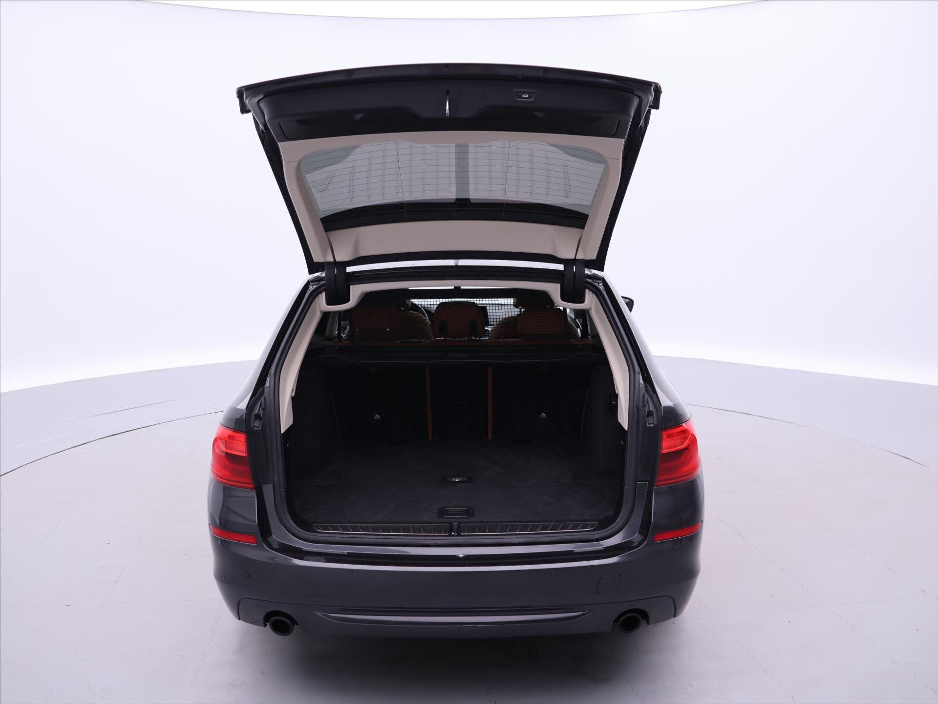 BMW Řada 5 Kombi 2,0 l 120 kw