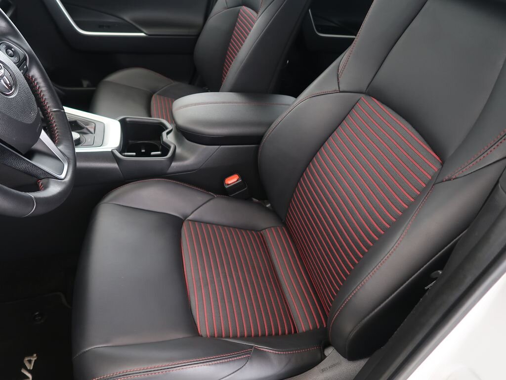 Toyota RAV4 SUV / Terénní 2,5 l 225 kw