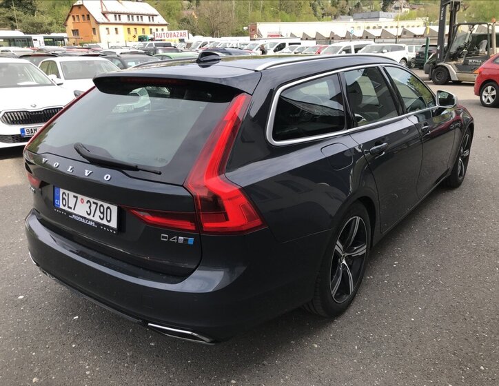 Volvo V90 Kombi 2,0 l 140 kw