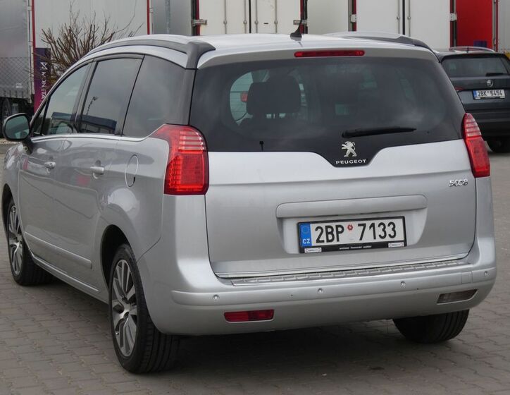 Peugeot 5008 8