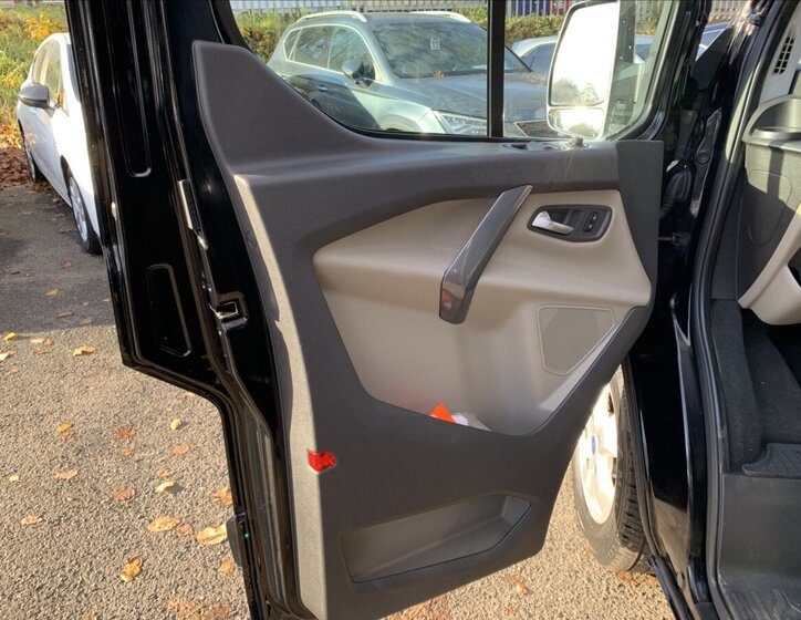 Ford Tourneo Custom VAN / Minibus 2,0 l 125 kw