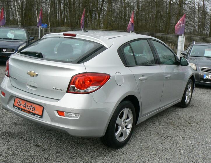Chevrolet Cruze 4