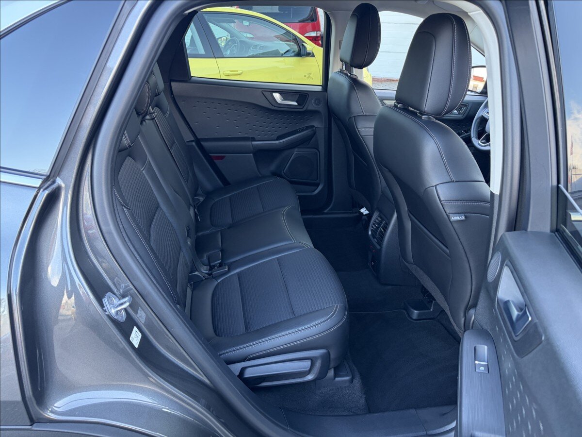 Ford Kuga SUV / Terénní 2,5 l 165 kw