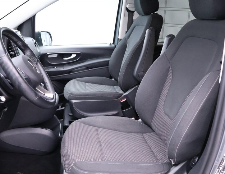 Mercedes-Benz Vito 10