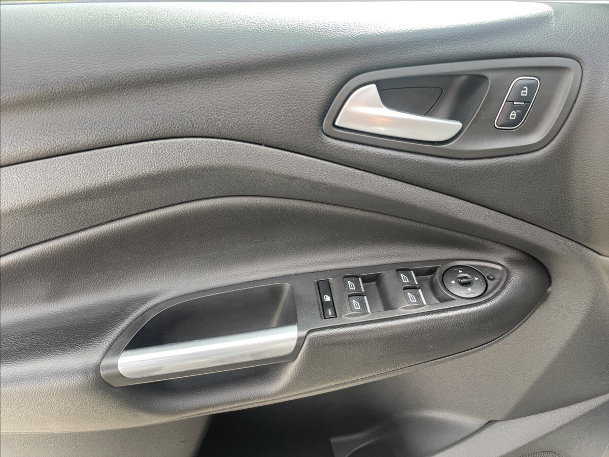 Ford Kuga SUV / Terénní 1,5 l 110 kw