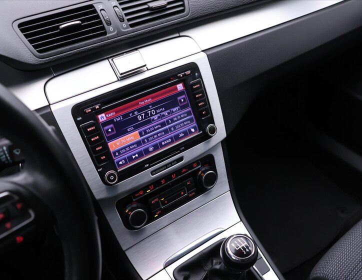 Volkswagen Passat CC Sedan / Limuzína 2,0 l 103 kw