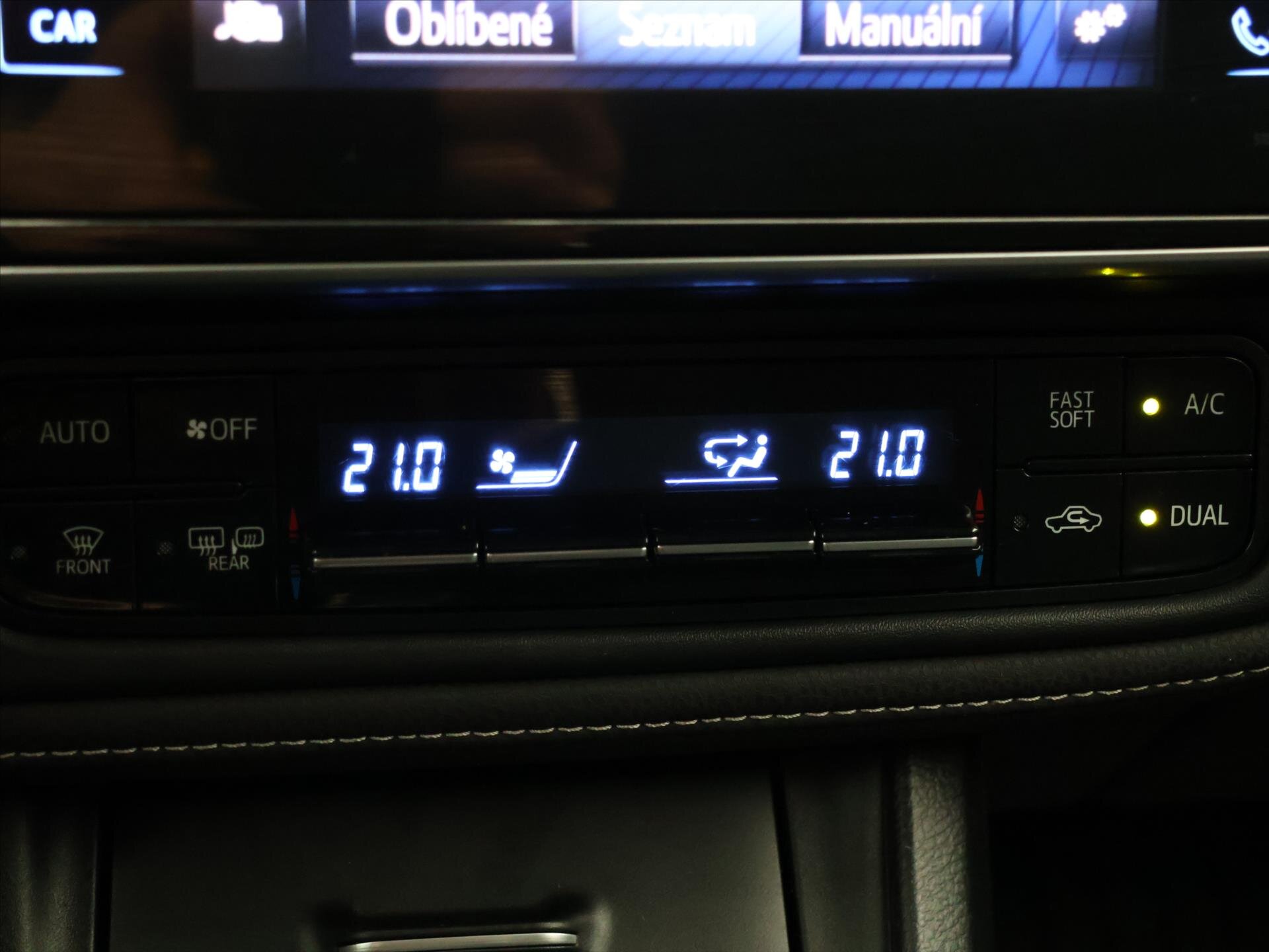 Toyota Corolla Sedan / Limuzína 1,6 l 97 kw