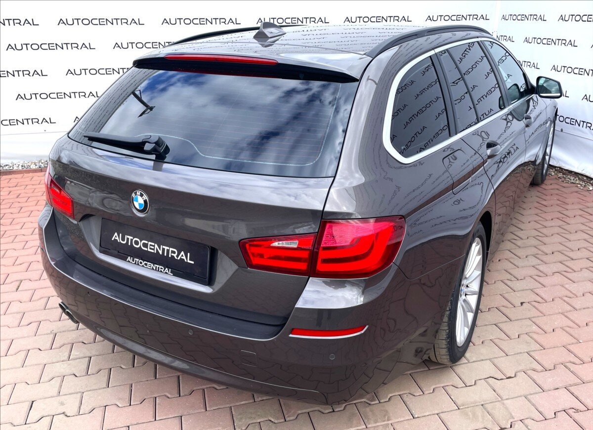 BMW Řada 5 Kombi 3,0 l 180 kw