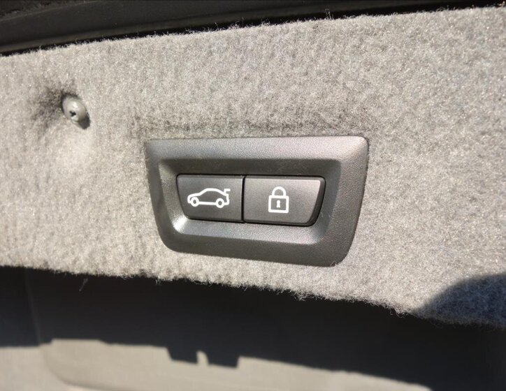 BMW Řada 7 Sedan 4,4 l 330 kw