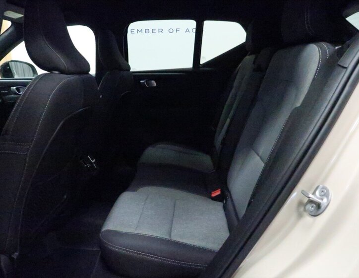 Volvo XC40 SUV 2,0 l 120 kw