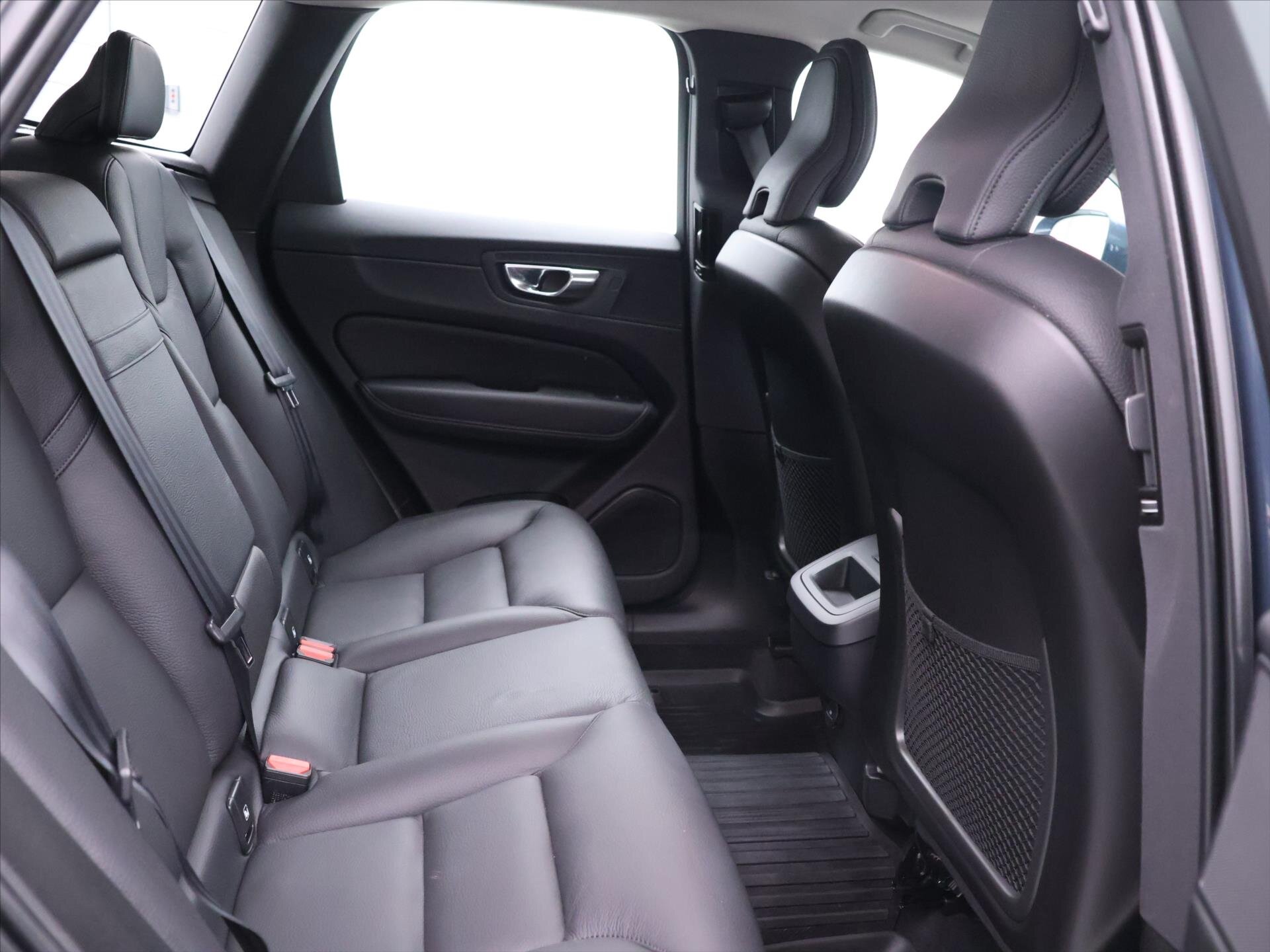 Volvo XC60 SUV / Terénní 2,0 l 145 kw