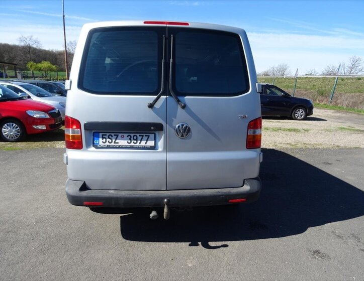 Volkswagen Caravelle MPV 2,5 l 96 kw