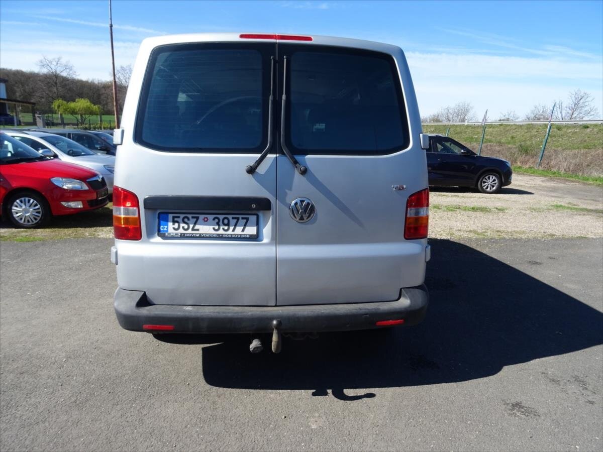 Volkswagen Caravelle MPV 2,5 l 96 kw