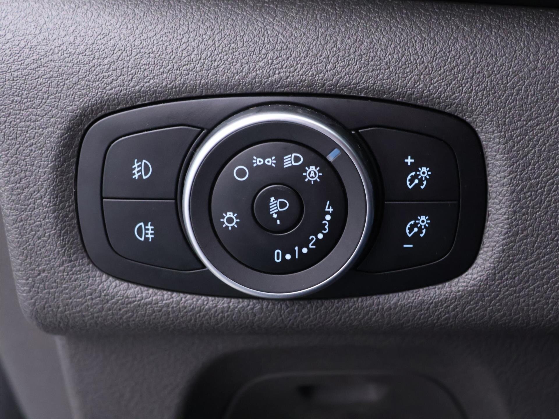 Ford Transit Custom Kombi 2,0 l 96 kw