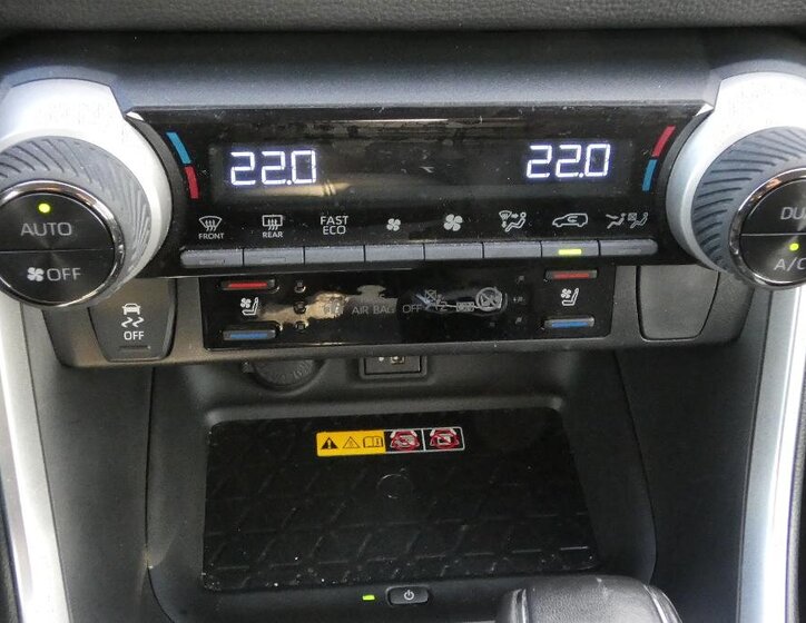 Toyota RAV4 SUV / Terénní 2,5 l 131 kw