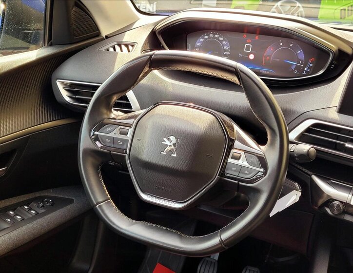 Peugeot 3008 SUV / Terénní 1,5 l 96 kw