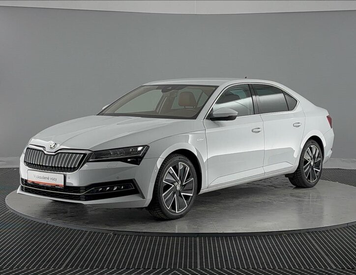 Škoda Superb Liftback 1,4 l 160 kw