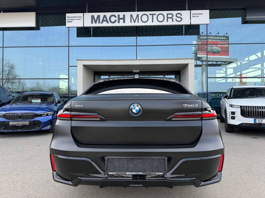 BMW Řada 7 Sedan / Limuzína 3,0 l 360 kw