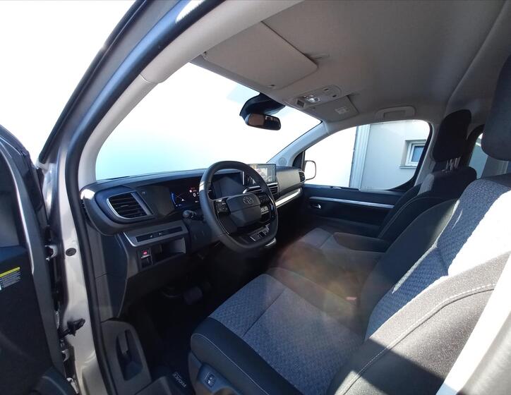Toyota ProAce Verso 9