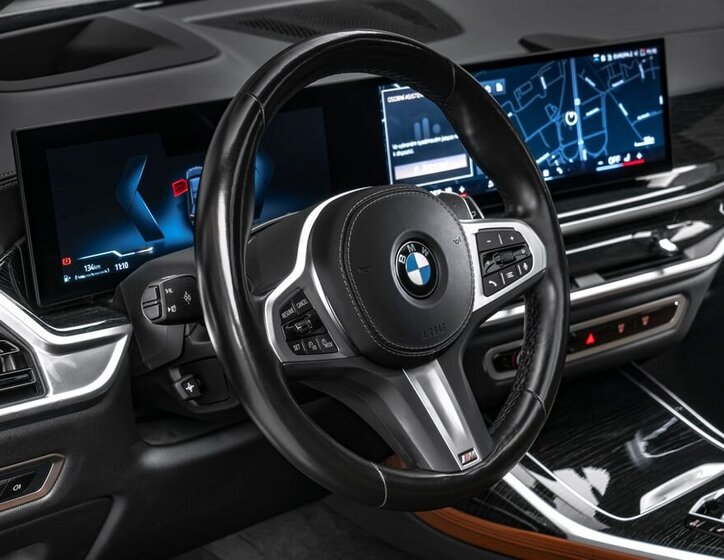 BMW X7 16
