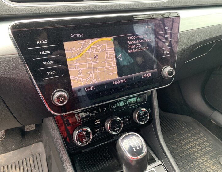 Škoda Superb Sedan / Limuzína 1,5 l 110 kw