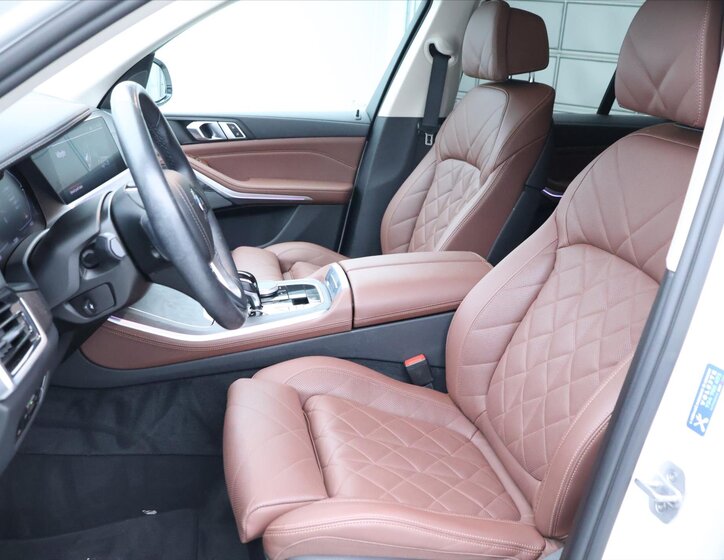 BMW X5 SUV / Terénní 3,0 l 210 kw