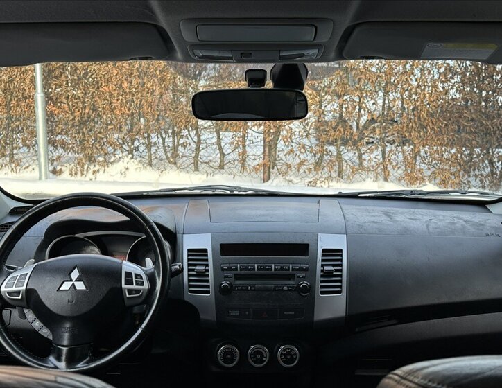 Mitsubishi Outlander 27