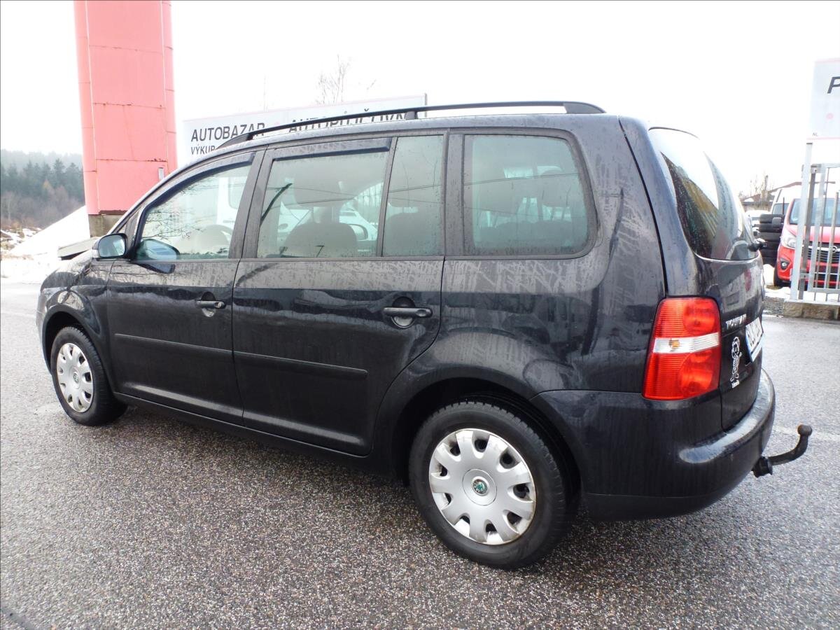 Volkswagen Touran Kombi 2,0 l 100 kw