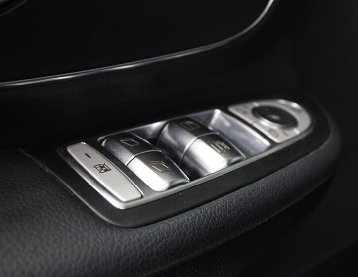 Mercedes-Benz Třídy V 17