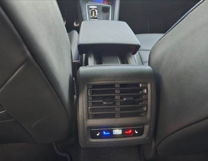 Volkswagen Golf Kombi 2,0 l 235 kw