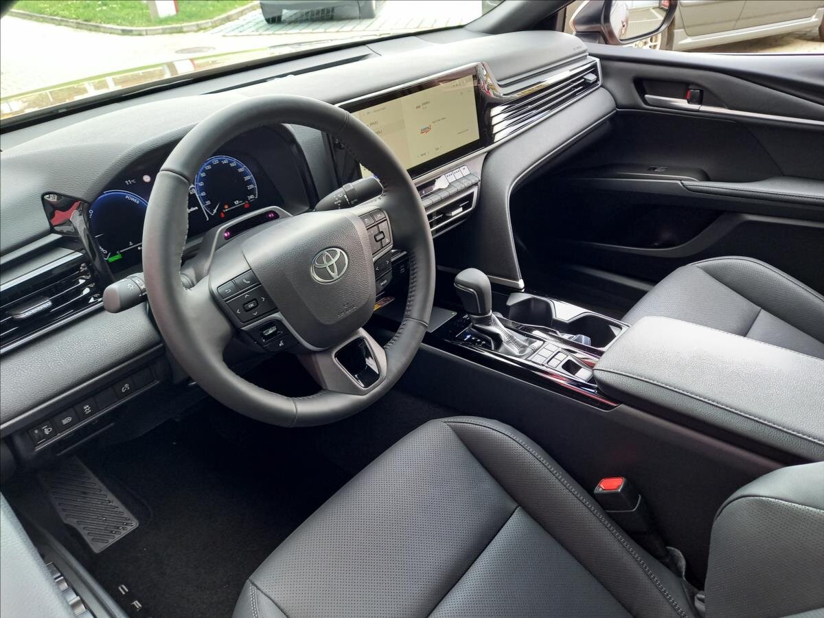 Toyota Camry Sedan / Limuzína 2,5 l 169 kw