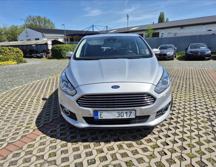 Ford S-MAX 6