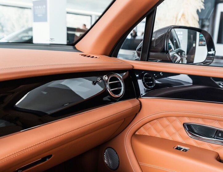 Bentley Bentayga SUV / Terénní 4,0 l 404 kw