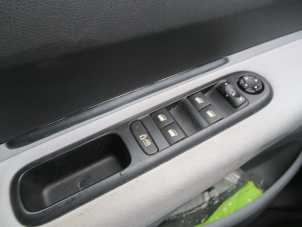 Peugeot 5008 MPV 2,0 l 120 kw