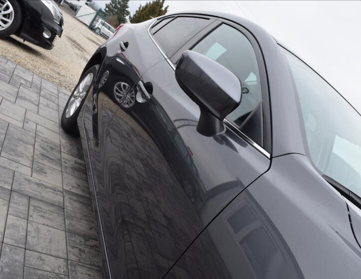 Mazda 3 Sedan / Limuzína 1,5 l 74 kw