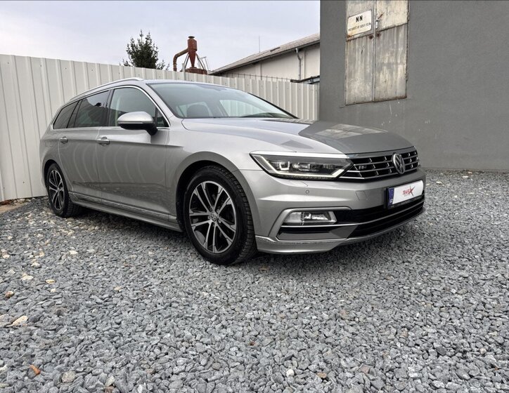 Volkswagen Passat 1