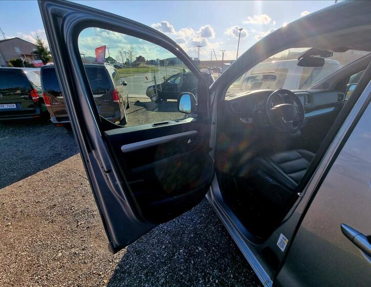 Peugeot Traveller 9