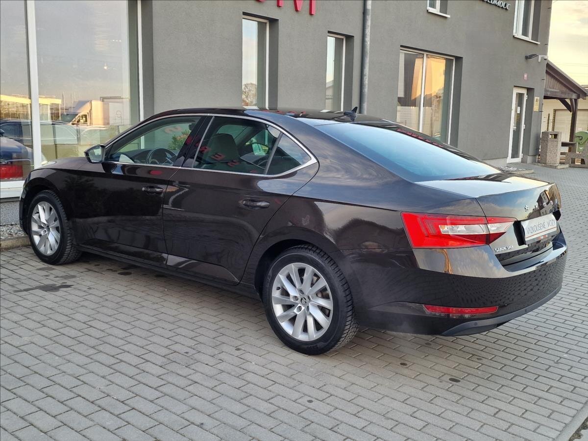 Škoda Superb Liftback 1,5 l 110 kw